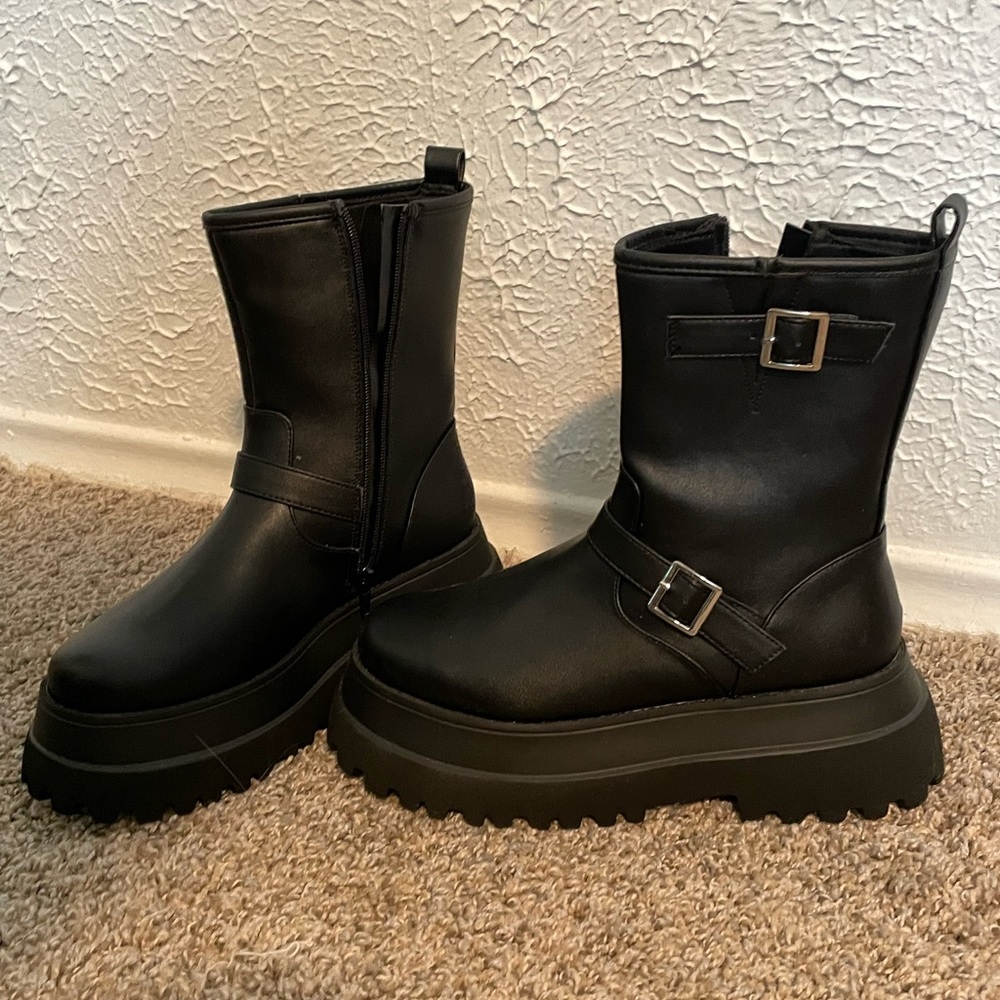 Black platform engineer boots